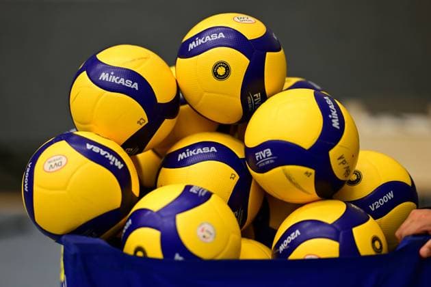 Volleyball I Frauen I Saison 2025-2026 I Bundesliga I 1. Spieltag I ETV Hamburger Volksbank Volleys - Allianz MTV Stuttgart I 11.10.2025 Symbol, Symbolfoto, Symbolbild, Sinnbild, Bildsymbol, Darstellung, Signum, Beispielbild, Musterbild, Referenzbild, Beispielfoto, Stockfoto, Archivaufnahme, Demonstrationsfoto, Vergleichsbild, Volleyball, Ball, Gelb, Blau, Mikasa, Hamburg CU-Arena Hamburg Deutschland Copyright: xLobeca FelixxSchlikisx