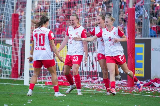 Fussball, Google Pixel Frauen-Bundesliga, 6 .Spieltag, 2025 2026, SC Freiburg vs. Eintracht Frankfurt, Dreisamstadion, Freiburg,: Luca Birkholz (SC Freiburg, Frauen 23) Tor, Torjubel, Emotionen, Torschuss, Freude, Jubel, Freiburg Dreisamstadion Baden-Württemberg Deutschland Copyright: xFINLEYxMÖRCHx