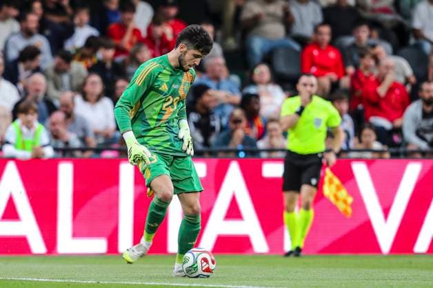 October 14, 2025, Castellon, Castellon, SPAIN: Ander Astralaga of Espana Sub-21 in action during the UEFA EURO, EM, Europameisterschaft,Fussball U-21 qualitication, Group A, football match played between Spain U21, U 21 and Finland U21 at Skify Castalia stadium on October 14, 2025, in Castellon, Spain. Castellon SPAIN - ZUMAa181 20251014_zaa_a181_002 Copyright: xIvanxTerronx