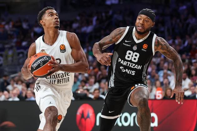 October 15, 2025, Madrid, Madrid, SPAIN: Theo Maledon of Real Madrid and Tyrique Jones of Partizan in action during the EuroLeague Regular Season Round 4 match between Real Madrid and Partizan Mozzart Bet Belgrade at Movistar Arena on October 15, 2025 in Madrid, Spain. Madrid SPAIN - ZUMAa181 20251015_zaa_a181_057 Copyright: xIrinaxR.xHipolitox