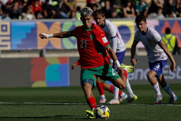 Futbol, Marruecos vs Francia. Mundial sub 20, Chile 2025. El jugador de Marruecos, Yassir Zabiri, convierte un gol contra Francia durante un partido de semifinal del mundial sub 20 realizado en el estadio Elias Figueroa de Valparaiso, Chile. 15 10 2025 Sebastian Cisternas Photosport Football, Morocco vs France. U-20 World Cup Championship. Morocco™s player, Yassir Zabiri, scores against France during a semifinal match of the U-20 World Cup at the Elias Figueroa stadium in Valparaiso, Chile. 15 10 2025 Sebastian Cisternas Photosport Marruecos vs Francia. Mundial sub 20, Chile 2025