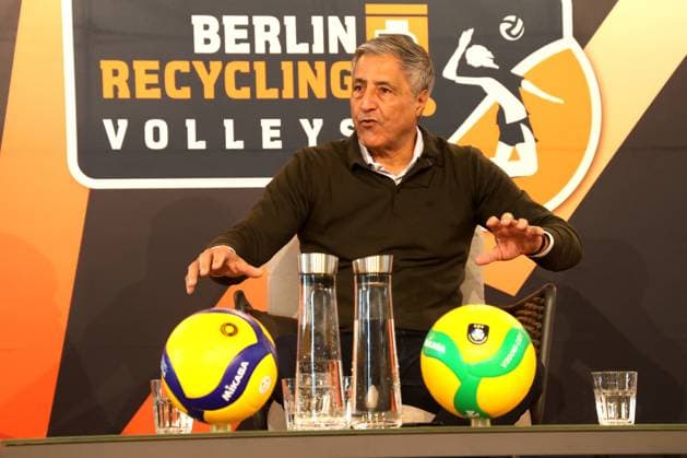 DEU, DVV, 1.VBL, BR Volleys, Eoeffnungs-PK, 16.10.2025, berlin, Berlin, DEU, DVV, 1.VBL, BR Volleys, Eoeffnungs-PK, im Bild Praesident Niromand (BR Volleys)