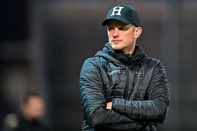 Trainer Sven Bender (Unterhaching) enttäuscht schauend, Enttäuschung, Frustration, disappointed, pessimistisch, Einzelbild, Aktion, Action, 17.10.2025, Unterhaching (Deutschland), Fussball, Regionalliga Bayern, SpVgg Unterhaching - SpVgg Bayreuth