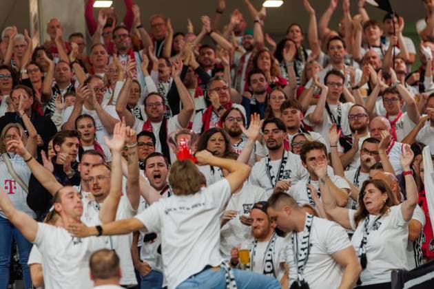 Bonner Fanblock, Vet Concept Gladiators Trier vs Telekom Baskets Bonn, Basketball, BBL Pokal, Achtelfinale, Saison 2025 2026, 17.10.2025 Vet Concept Gladiators Trier vs Telekom Baskets Bonn, Basketball, BBL Pokal, Achtelfinale, Saison 2025 2026, 17.10.2025 Copyright: xEibner-Pressefoto AlexanderxNeisx EP_ANS