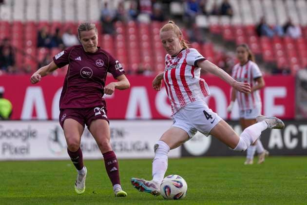 Meret Felde (SC Freiburg, 04) am Ball , Deutschland, Fussball, GooglePixel Frauen-Bundesliga, 7.Spieltag, 2025 2026, 1. FC Nürnberg vs. SC Freiburg, 18.10.2025, Max-Morlock-Stadion, Nürnberg, Deutschland DFB REGULATIONS PROHIBIT ANY USE OF PHOTOGRAPHS AS IMAGE SEQUENCES AND OR QUASI-VIDEO. Nürnberg Max-Morlock-Stadion Bayern Deutschland Copyright: xArnexAmbergx
