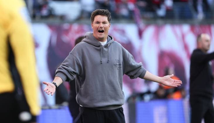 RB Leipzig - Hamburg Bundesliga Leipzig, 18.10.2025, Red Bull Arena, Fußball, 1.Bundesliga, 7.Spieltag , RB Leipzig vs. Hamburger SV, Im Bild: Trainer Merlin Polzin, Hamburger SV. , Nur zur redaktionellen Nutzung. Only editorial use. , DFL DFB regulations prohibit any use of photographs as image sequences and or quasi-video. ,