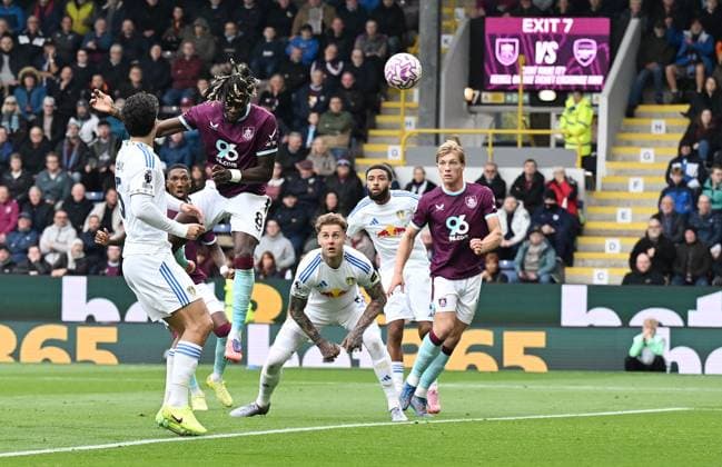 Lesley Ugochukwu of Burnley scores the team s first goal Burnley v Leeds United, Premier League, Football, Turf Moor, Burnley, UK - 18 Oct 2025Leeds Turf Moor United Kingdom EDITORIAL USE ONLY No use with unauthorised audio, video, data, fixture lists, club league logos or live services. Online in-match use limited to 120 images, no video emulation. No use in betting, games or single club league player publications. Copyright: xAnnaxGowthorpe Shutterstockx 15544973x