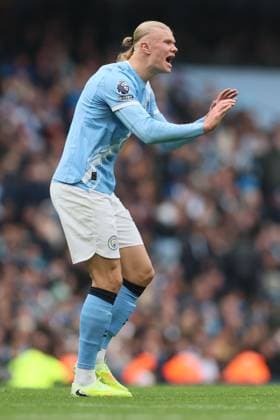 Erling Haaland of Manchester City reacts Manchester City v Everton, Premier League, Football, Etihad Stadium, Manchester, UK - 18 Oct 2025Manchester Etihad Stadium United Kingdom EDITORIAL USE ONLY No use with unauthorised audio, video, data, fixture lists, club league logos or live services. Online in-match use limited to 120 images, no video emulation. No use in betting, games or single club league player publications. Copyright: xPaulxCurrie Shutterstockx 15544977aw
