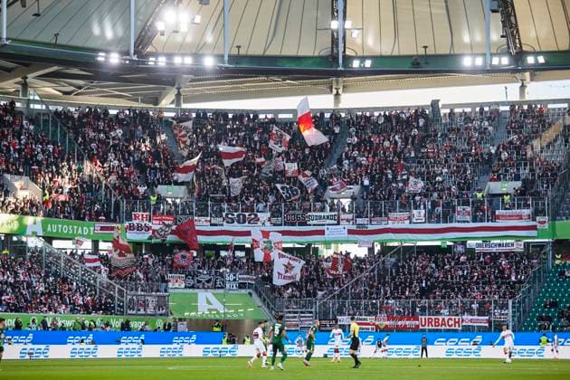 Stuttgart Fans in Wolfsburg VfL Wolfsburg vs. VfB Stuttgart, Fussball Bundesliga, BL, Buli, Saison 2025 2026 18.10.2025 -Pressefoto Jan-Frederic Helbig VfL Wolfsburg vs. VfB Stuttgart, Fussball Bundesliga, BL, Buli, Volkswagen Arena, 1 Bundesliga, Saison 2025 2026, 18.10.2025 Wolfsburg Copyright: xEibner-Pressefoto Jan-FredericxHelbigx EP_JHG