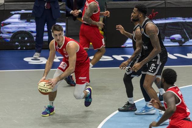GER, Basketball-Bundesliga-Pokal, Achtelfinale, Syntainics MBC - BMA365 Bamberg Baskets 18.10.2025, Stadthalle, Weißenfels, GER, Basketball-Bundesliga-Pokal, Achtelfinale, Syntainics MBC - BMA365 Bamberg Baskets Jure Planinic (Syntainics MBC, 44) Â Foto Alexander Trienitz Weißenfels Stadthalle Sachsen-Anhalt Deutschland