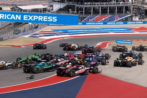 Formula 1 MSC Cruises United States Grand Prix 2025 Joseph Pinchin OVERTAKE MAXPPP - Austin 18 10 2025 RACE START CRASH 04 NORRIS Lando (gbr), McLaren F1 Team, action 81 PIASTRI Oscar (aus), McLaren F1 Team, action 27 HULKENBERG Nico (ger), Stake F1 Team KICK Sauber, action 16 LECLERC Charles (mon), Scuderia Ferrari HP, action at the Formula 1 MSC Cruises United States Grand Prix 2025, the 19th round of the 2025 FIA Formula 1 World Championship, WM, Weltmeisterschaft at the Circuit of The Americas in Austin, Texas, United States, from October 16 to 19, 2025 Austin Circuit of The Americas United States Copyright: xOVERTAKE MAXPPPxJosephxPinchinx OVT202510185226 OVT202510185226