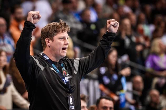 Nikolej Krickau (Fuechse Berlin, Trainer) - Jubel, Freude, Siegerpose GER, TVB 1898 Stuttgart - Fuechse Berlin, DAIKIN HBL, Handball, Bundesliga, 9. Spieltag, Spielzeit 2025 2026, 19.10.2025 GER, TVB 1898 Stuttgart - Fuechse Berlin, DAIKIN HBL, Handball, Bundesliga, 9. Spieltag, Spielzeit 2025 2026, 19.10.2025 Stuttgart Copyright: xSandyxDinkelackerx EP_SDR