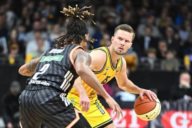 Martin Hermannsson (ALBA Berlin, 15) GER, Alba Berlin gegen Ratiopharm Ulm, Basketball, BBL Pokal, Saison 2025 2026, Achtelfinale, 19.10.2025 GER, Alba Berlin gegen Ratiopharm Ulm, Basketball, BBL Pokal, Saison 2025 2026, Achtelfinale, 19.10.2025 Berlin Copyright: xEibner-Pressefoto RyanxSleimanx EP_RSN