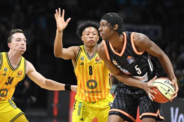 Mohamed Diakite (Ratiopharm Ulm, 5) GER, Alba Berlin gegen Ratiopharm Ulm, Basketball, BBL Pokal, Saison 2025 2026, Achtelfinale, 19.10.2025 GER, Alba Berlin gegen Ratiopharm Ulm, Basketball, BBL Pokal, Saison 2025 2026, Achtelfinale, 19.10.2025 Berlin Copyright: xEibner-Pressefoto RyanxSleimanx EP_RSN