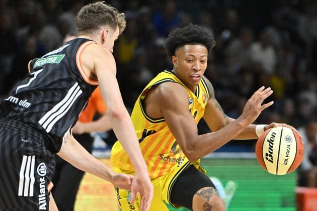 Boogie Ellis (ALBA Berlin, 8) GER, Alba Berlin gegen Ratiopharm Ulm, Basketball, BBL Pokal, Saison 2025 2026, Achtelfinale, 19.10.2025 GER, Alba Berlin gegen Ratiopharm Ulm, Basketball, BBL Pokal, Saison 2025 2026, Achtelfinale, 19.10.2025 Berlin Copyright: xEibner-Pressefoto RyanxSleimanx EP_RSN
