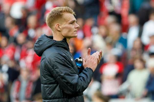 Philipp Lienhart (SC Freiburg, 03) nach dem Spiel , Deutschland, Fussball, 1. Bundesliga, 7.Spieltag, 2025 2026, SC Freiburg vs. Eintracht Frankfurt, 19.10.2025, Europa-Park Stadion, Freiburg im Breisgau, Deutschland Freiburg im Breisgau Europa-Park Stadion Baden-Württemberg Deutschland Copyright: xGrantxHubbsx