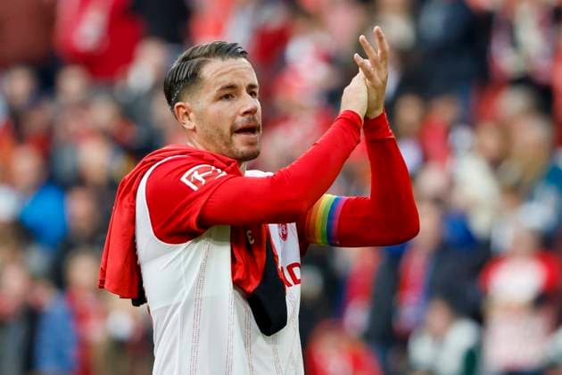 Christian Günter, Gunter (SC Freiburg, 30) nach dem Spiel , Deutschland, Fussball, 1. Bundesliga, 7.Spieltag, 2025 2026, SC Freiburg vs. Eintracht Frankfurt, 19.10.2025, Europa-Park Stadion, Freiburg im Breisgau, Deutschland Freiburg im Breisgau Europa-Park Stadion Baden-Württemberg Deutschland Copyright: xGrantxHubbsx