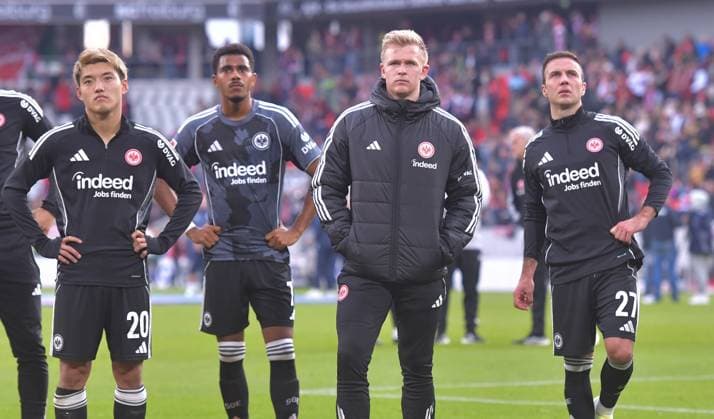 19.10.2025, xblx, Fussball 1.Bundesliga, SC Freiburg - Eintracht Frankfurt v.l. Ritsu Doan (Eintracht Frankfurt), Ansgar Knauff (Eintracht Frankfurt), Jonathan Burkhardt (Eintracht Frankfurt), Mario Goetze Götze (Eintracht Frankfurt), enttaeuscht, enttaeuscht schauend, dissapointed, Enttäuschung, Enttaeuschung (DFL DFB REGULATIONS PROHIBIT ANY USE OF PHOTOGRAPHS as IMAGE SEQUENCES and or QUASI-VIDEO) Freiburg