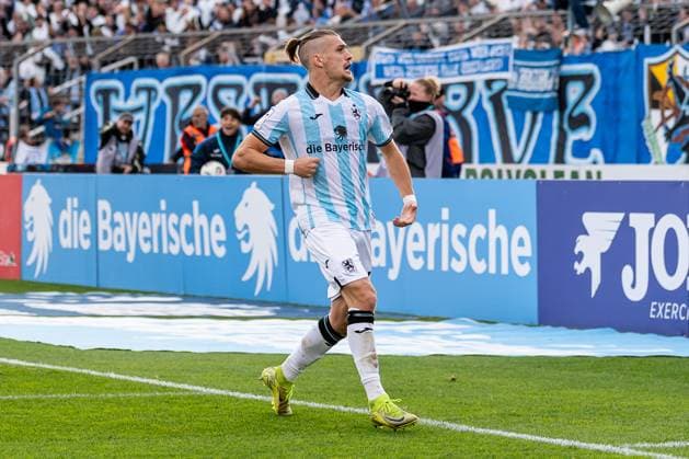 Sigurd Haugen (TSV 1860 Muenchen, 22) bejubelt sein Tor zum 1:0 GER, TSV 1860 Muenchen vs. MSV Duisburg, Fussball, 3. Bundesliga, 11. Spieltag, Saison 2025 2026, 19.10.2025. (DFL DFB REGULATIONS PROHIBIT ANY USE OF PHOTOGRAPHS as IMAGE SEQUENCES and or QUASI-VIDEO). GER, TSV 1860 Muenchen vs. MSV Duisburg, Fussball, 3. Bundesliga, 11. Spieltag, Saison 2025 2026, 19.10.2025. Muenchen Copyright: xEibner-Pressefoto HeikexFeinerx EP_HFR