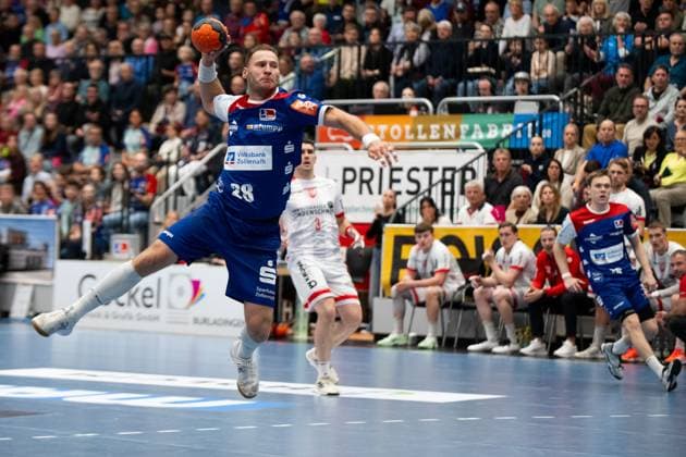 Tobias Heinzelmann (HBW Balingen Weilstetten, 28) beim Wurf, HBW Balingen Weilstetten vs. TuS Ferndorf, Handball, 2. Bundesliga, 8. Spieltag, Saison 2025 2026, 19.10.2025 Eibner-Pressefoto Andreas Ulmer HBW Balingen Weilstetten vs. TuS Ferndorf, Handball, 2. Bundesliga, 8. Spieltag, Saison 2025 2026, 19.10.2025 Balingen Copyright: xEibner-Pressefoto AndreasxUlmerx EP_AUR