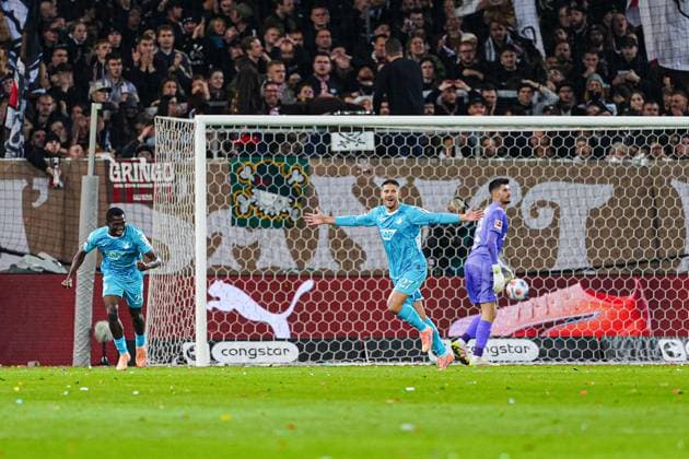Torjubel nach Tor zum 0:2 Andrej Kramaric (TSG 1899 Hoffenheim, 27) GER, FC St. Pauli vs. TSG 1899 Hoffenheim, Fussball, 1. Bundesliga, Spieltag 7, Saison 2025 2026, 19.10.2025 DFL REGULATIONS PROHIBIT ANY USE OF PHOTOGRAPHS AS IMAGE SEQUENCES AND OR QUASI-VIDEO GER, FC St. Pauli vs. TSG 1899 Hoffenheim, Fussball, 1. Bundesliga, Spieltag 7, Saison 2025 2026, 19.10.2025 Hamburg Copyright: xEibner-Pressefoto MarcelxvonxFehrnx EP_MFN