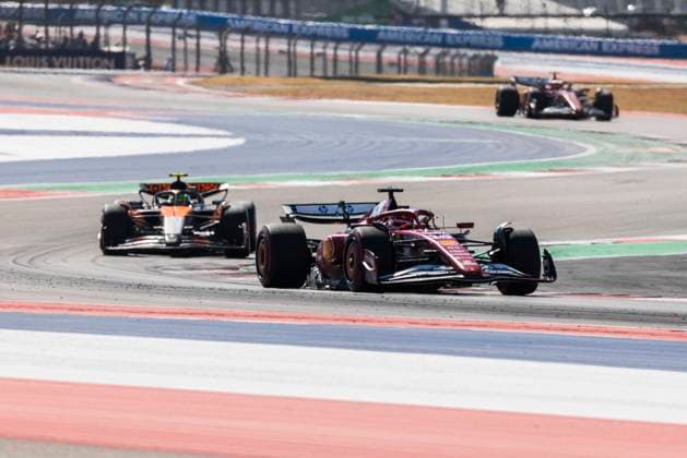 Formula 1 MSC Cruises United States Grand Prix 2025 Alexis Perrin OVERTAKE MAXPPP - Austin 19 10 2025 16 LECLERC Charles (mon), Scuderia Ferrari HP, action, 04 NORRIS Lando (gbr), McLaren F1 Team, action, 44 HAMILTON Lewis (gbr), Scuderia Ferrari HP, action at the Formula 1 MSC Cruises United States Grand Prix 2025, the 19th round of the 2025 FIA Formula 1 World Championship, WM, Weltmeisterschaft at the Circuit of The Americas in Austin, Texas, United States, from October 16 to 19, 2025 Austin Circuit of The Americas United States Copyright: xOVERTAKE MAXPPPxAlexisxPerrinx OVT202510209214 OVT202510209214