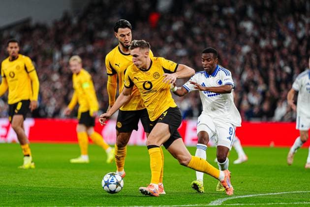 Ramy Bensebaini (Borussia Dortmund, 05), Nico Schlotterbeck (Borussia Dortmund, 04), Youssoufa Moukoko (FC Kopenhagen, 09) DEN, FC Kopenhagen vs. Borussia Dortmund, Fussball, UEFA Champions League, Spieltag 3, Spielzeit 2025 2026, 21.10.2025 DEN, FC Kopenhagen vs. Borussia Dortmund, Fussball, UEFA Champions League, Spieltag 3, Spielzeit 2025 2026, 21.10.2025 Kopenhagen Copyright: xEibner-Pressefoto MarcelxvonxFehrnx EP_MFN