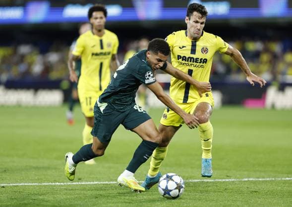 Rico Lewis of Manchester City is challenged by Rafa Marin of Villarreal Villarreal v Manchester City, UEFA Champions League, Group Stage, Football, Estadi de la Cermica, Villarreal, Spain - 21 Oct 2025Villarreal Estadi de la Ceràmica United Kingdom EDITORIAL USE ONLY No use with unauthorised audio, video, data, fixture lists, club league logos or live services. Online in-match use limited to 120 images, no video emulation. No use in betting, games or single club league player publications. Copyright: xRubenxAlbarran Shutterstockx 15552307an