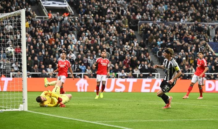 Anthony Gordon of Newcastle United scores their first goal Newcastle United v Benfica, UEFA Champions League, Group Stage, Football, St James Park, Newcastle, UK - 21 Oct 2025Newcastle St James Park United Kingdom EDITORIAL USE ONLY No use with unauthorised audio, video, data, fixture lists, club league logos or live services. Online in-match use limited to 120 images, no video emulation. No use in betting, games or single club league player publications. Copyright: xRichardxLee Shutterstockx 15552303ao