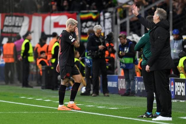 Robert Andrich (Bayer 04 Leverkusen) enttaeuscht waehrend des Spiels der UEFA Champions League 2025 26, 3. Spieltag Ligaphase zwischen Bayer 04 Leverkusen und Paris Saint-Germain, BayArena am 21. October 2025 in Leverkusen, Deutschland. (Foto von Ralf Treese DeFodi Images) +++ Robert Andrich (Bayer 04 Leverkusen) enttaeuscht during the UEFA Champions League 2025 26 League Phase MD3 match between Bayer 04 Leverkusen and Paris Saint-Germain at BayArena on October 21, 2025 in Leverkusen, Germany. (Photo by Ralf Treese DeFodi Images) Robert Andrich Bayer 04 Leverkusen disappointed during the UEFA Champions League 2025 26 League Phase MD3 match between Bayer 04 Leverkusen and Paris Saint Germain, BayArena on October 21, 2025 in Leverkusen, Germany, Germany Photo by Ralf Treese DeFodi Images Robert Andrich Bayer 04 Leverkusen enttaeuscht during the UEFA Champions League 2025 26 League Phase MD3 match between Bayer 04 Leverkusen and Paris Saint Germain at BayArena on October 21, 2025 in Leverkusen, Germany Photo by Ralf Treese DeFodi Images