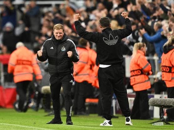 Eddie Howe manager of Newcastle United celebrates their second goal scored by Harvey Barnes of Newcastle United Newcastle United v Benfica, UEFA Champions League, Group Stage, Football, St James Park, Newcastle, UK - 21 Oct 2025Newcastle St James Park United Kingdom EDITORIAL USE ONLY No use with unauthorised audio, video, data, fixture lists, club league logos or live services. Online in-match use limited to 120 images, no video emulation. No use in betting, games or single club league player publications. Copyright: xRichardxLee Shutterstockx 15552303bd