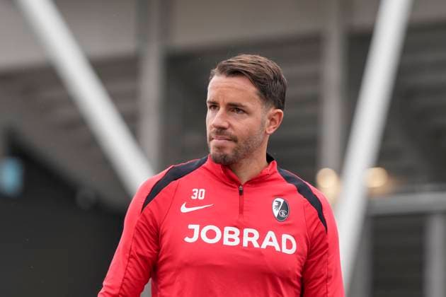 Christian Günter Christian Guenter (SC Freiburg, 30) , letztes medienöffentliches Training des SC Freiburg vor dem dritten Europa League Spiel in der Ligaphase, Deutschland, Fussball, UEFA Europa League, 3.Spieltag, 2025 2026, SC Freiburg vs. FC Utrecht, 22.10.2025, letztes medienöffentliches Training des SC Freiburg vor dem dritten Europa League Spiel in der Ligaphase, Europa-Park Stadion, Freiburg, Deutschland Freiburg Europa-Park Stadion Baden-Württemberg Deutschland Copyright: xArnexAmbergx
