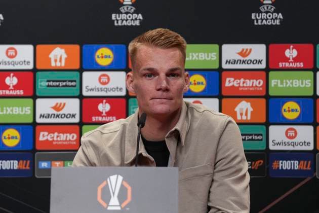 Philipp Lienhart (SC Freiburg, 03) , Pressekonferenz des SC Freiburg vor dem dritten Europa League Spiel in der Ligaphase, Pressegespräch, Deutschland, Fussball, UEFA Europa League, 3.Spieltag, 2025 2026, SC Freiburg vs. FC Utrecht, 22.10.2025, Pressekonferenz des SC Freiburg vor dem dritten Europa League Spiel in der Ligaphase, Pressegespräch, Europa-Park Stadion, Freiburg, Deutschland Freiburg Europa-Park Stadion Baden-Württemberg Deutschland Copyright: xArnexAmbergx
