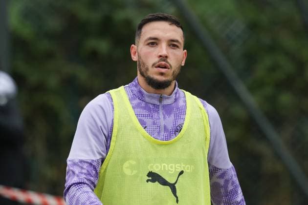 GER, xFSx ,Hamburg, St.Pauli ,1. Bundesliga , Fussball, DFL, St. Pauli Training , Trainingszentrum Kollaustrasse , 22.10.2025 , v.l. Mathias Pereira Lage (FC St. Pauli ,28) DFL regulations prohibit any use of photographs as image sequences and or quasi-video. Copyright: HMBxMedia FernandoxSoares