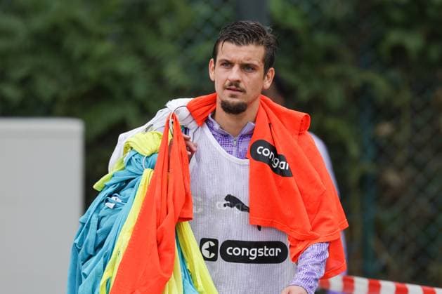 GER, xFSx ,Hamburg, St.Pauli ,1. Bundesliga , Fussball, DFL, St. Pauli Training , Trainingszentrum Kollaustrasse , 22.10.2025 , v.l. Adam Dzwigala (FC St. Pauli ,25 ) DFL regulations prohibit any use of photographs as image sequences and or quasi-video. Copyright: HMBxMedia FernandoxSoares