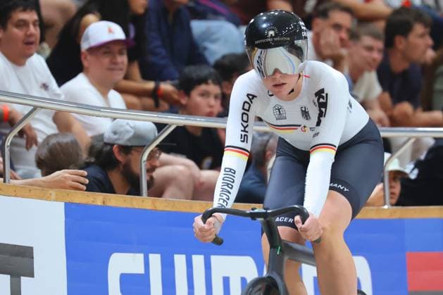 Ciclismo, Mundial de Ciclismo de Pista Tissot UCI 2025 Fecha 1, Mundial de Ciclismo de Pista 2025 Ciclistas de Alemania son fotografiados durante el Mundial de Ciclismo de Pista disputado en el Velodromo Parque Penalolen de Santiago, Chile. 22 10 2025 Dragomir Yankovic Photosport Cycling, Tissot UCI Track cycling, Rad, Radsport, Bahnrad, Bahn World Championship, WM, Weltmeisterschaft 2025 First turn, 2025 Track world championship Cicling Germany pictured during Track Cycling World Championship 2025 at the Velodromo Parque Penalolen in Santiago, Chile. 22 10 2025 Dragomir Yankovic Photosport Mundial de Ciclismo de Pista Tissot UCI 2025