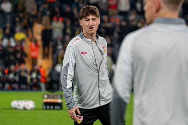 Angelo Stiller (VfB Stuttgart, 06), Warm-up, TUR, Fenerbahce Istanbul vs. VfB Stuttgart, Fussball, UEFA Europa League, Spieltag 3, Spielzeit 2025 2026, 23.10.2025, TUR, Fenerbahce Istanbul vs. VfB Stuttgart, Fussball, UEFA Europa League, Spieltag 3, Spielzeit 2025 2026, 23.10.2025, Istanbul Copyright: xEibner-Pressefoto EdwardxCheungx EP_ECG