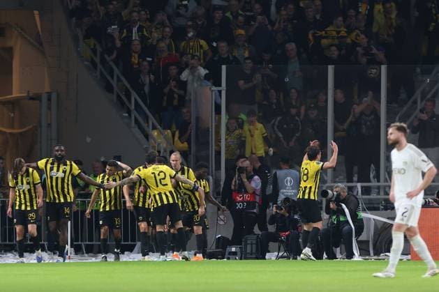 Aboubakary Koita of AEK celebrates their goal to make it 1-0 AEK Athens v Aberdeen, UEFA Conference League, Group Stage, Football, OPAP Arena, Athens, Greece - 23 Oct 2025Athens OPAP Arena Greece EDITORIAL USE ONLY No use with unauthorised audio, video, data, fixture lists, club league logos or live services. Online in-match use limited to 120 images, no video emulation. No use in betting, games or single club league player publications. Copyright: xCostasxBaltas Shutterstockx 15567740w