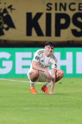 Jack Milne of Aberdeen appears dejected after the full time whistle AEK Athens v Aberdeen, UEFA Conference League, Group Stage, Football, OPAP Arena, Athens, Greece - 23 Oct 2025Athens OPAP Arena Greece EDITORIAL USE ONLY No use with unauthorised audio, video, data, fixture lists, club league logos or live services. Online in-match use limited to 120 images, no video emulation. No use in betting, games or single club league player publications. Copyright: xCostasxBaltas Shutterstockx 15567740bc