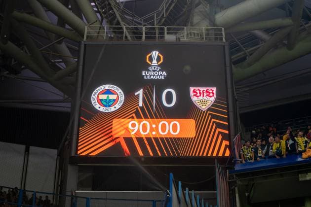 Die Anzeigetafel nach Abpfiff des Spiels, TUR, Fenerbahce Istanbul vs. VfB Stuttgart, Fussball, UEFA Europa League, Spieltag 3, Spielzeit 2025 2026, 23.10.2025, TUR, Fenerbahce Istanbul vs. VfB Stuttgart, Fussball, UEFA Europa League, Spieltag 3, Spielzeit 2025 2026, 23.10.2025, Istanbul Copyright: xEibner-Pressefoto EdwardxCheungx EP_ECG