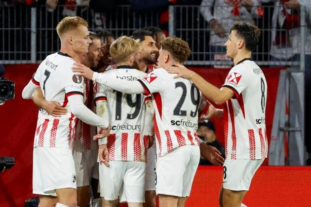 Torjubel SC Freiburg beim 2:0 durch Vincenzo Grifo (SC Freiburg, 32) , Deutschland, UEFA Europa League, 3. Spieltag, 2025 2026, SC Freiburg vs. FC Utrecht, 23.10.2025, Stadion am Wolfswinkel, Freiburg, Deutschland Freiburg Stadion am Wolfswinkel Baden-Württemberg Deutschland Copyright: xGrantxHubbsx