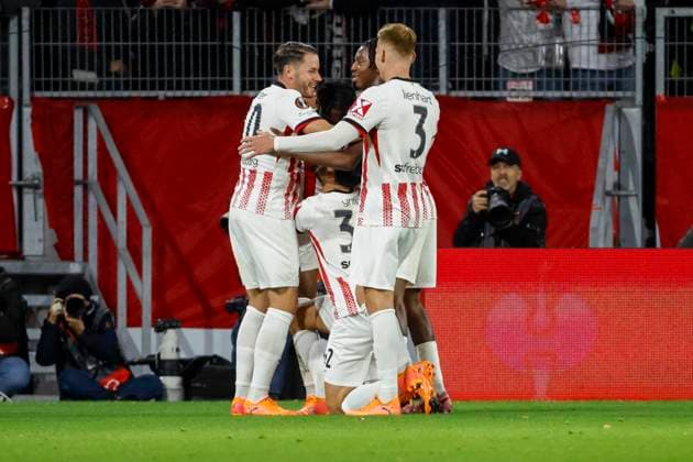 Torjubel SC Freiburg beim 2:0 durch Vincenzo Grifo (SC Freiburg, 32) , Deutschland, UEFA Europa League, 3. Spieltag, 2025 2026, SC Freiburg vs. FC Utrecht, 23.10.2025, Stadion am Wolfswinkel, Freiburg, Deutschland Freiburg Stadion am Wolfswinkel Baden-Württemberg Deutschland Copyright: xGrantxHubbsx