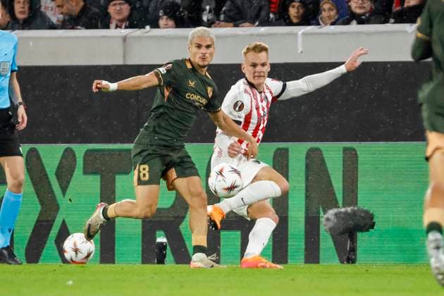 Can Bozdogan (FC Utrecht, 08) und Philipp Lienhart (SC Freiburg, 03) im Zweikampf , Deutschland, UEFA Europa League, 3. Spieltag, 2025 2026, SC Freiburg vs. FC Utrecht, 23.10.2025, Stadion am Wolfswinkel, Freiburg, Deutschland Freiburg Stadion am Wolfswinkel Baden-Württemberg Deutschland Copyright: xGrantxHubbsx