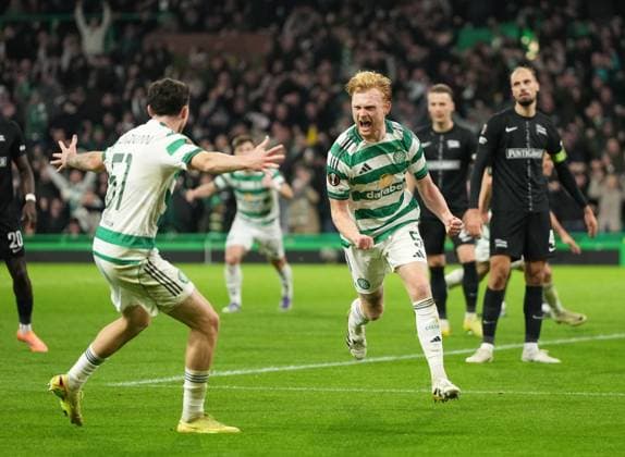 Liam Scales of Celtic celebrates scoring to tie the game 1-1. Celtic v Sturm Graz, UEFA Europa League, Group Stage, Football, Celtic Park, Glasgow, Scotland, UK - 23 Oct 2025Glasgow Celtic Park United Kingdom EDITORIAL USE ONLY No use with unauthorised audio, video, data, fixture lists, club league logos or live services. Online in-match use limited to 120 images, no video emulation. No use in betting, games or single club league player publications. Copyright: xStuartxWallace Shutterstockx 15567786bu