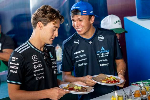 Formula?1 Gran?Premio?de?la?Ciudad?de? México?2025 Remy Midez OVERTAKE MAXPPP - Mexico?City 23 10 2025 63 RUSSELL George (gbr), Mercedes AMG Petronas, portrait, 23 ALBON Alexander (tha), Atlassian Williams Racing, portrait at the Formula?1 Gran?Premio?de?la?Ciudad?de?México?2025, the 20th round of the 2025 FIA Formula?1 World Championship, WM, Weltmeisterschaft at the Autódromo?Hermanos?Rodríguez in Mexico?City, Mexico, from 23 to 26 October 2025 Mexico?City Autódromo Hermanos Rodríguez Mexico Copyright: xOVERTAKE MAXPPPxRemyxMidezx OVT202510247513 OVT202510247513