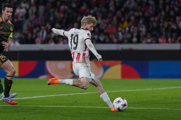Jan-Niklas Beste (SC Freiburg, 19) am Ball , Deutschland, Fussball, UEFA Europa League, 3.Spieltag, Ligaphase, 2025 2026, SC Freiburg vs. FC Utrecht, 23.10.2025, Europa-Park Stadion, Freiburg, Deutschland Freiburg Europa-Park Stadion Baden-Württemberg Deutschland Copyright: xArnexAmbergx