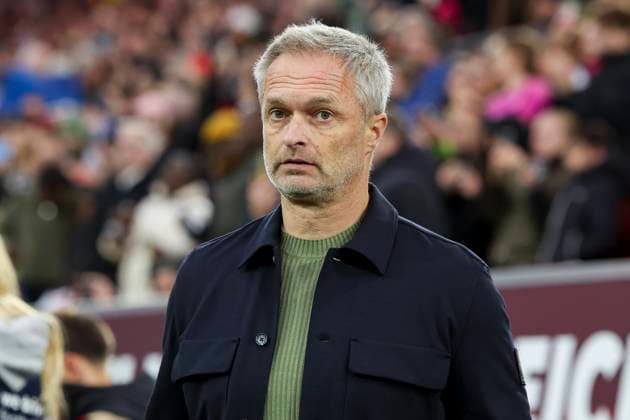 Bundestrainer Christian Wueck (Germany) schaut enttaeuscht, UEFA Women s Nations League 2024 25 Semi-finals 1st leg, Germany and France, Duesseldorf Arena am 24. October 2025 in Duesseldorf, Deutschland. (Foto von Marco Steinbrenner DeFodi Images) Bundestrainer Christian Wueck (Germany) looks dejected, UEFA Women s Nations League 2024 25 Semi-finals 1st leg, Germany and France, Duesseldorf Arena, October 24, 2025 in Duesseldorf, Germany. (Photo by Marco Steinbrenner DeFodi Images) National coach Christian Wueck Germany looks dejected, UEFA Women s Nations League 2024 25 Semi finals 1st leg, Germany and France, Duesseldorf Arena, October 24, 2025 in Duesseldorf, Germany Photo by Marco Steinbrenner DeFodi Images National coach Christian Wueck Germany looks dejected, UEFA Women s Nations League 2024 25 Semi finals 1st leg, Germany and France, Duesseldorf Arena, October 24, 2025 in Duesseldorf, Germany Photo by Marco Steinbrenner DeFodi Images