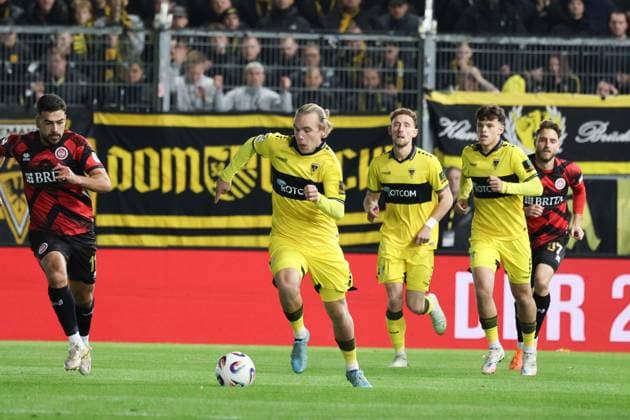 Lars Timo Gindorf (Aachen 23) und Tarik Goezuesirin (Wiesbaden 11), GER, SV Wehen Wiesbaden vs TSV Alemannia Aachen, 3. Liga, 12. Spieltag, 24.10.2025, GER, SV Wehen Wiesbaden vs TSV Alemannia Aachen, 3. Liga, 12. Spieltag, 24.10.2025, Wiesbaden Copyright: xEibner-Pressefoto JoergxNiebergax EP_JNL