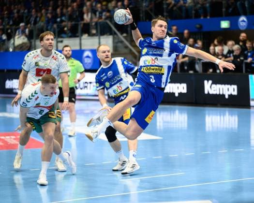 Oskar Joelsson (ThSV Eisenach, 3), Karolis, Antanavicius (Rueckraum Links, GWD Minden, 8), Peter, Walz (Kreislaeufer, ThSV Eisenach, 14) GER, Thueringen, ThSV Eisenach gegen GWD Minden, 1. Daikin Handballbundesliga, Handball, 10.Spieltag, Saison 2025 2026, 24.10.2025 GER, Thueringen, ThSV Eisenach gegen GWD Minden, 1. Daikin Handballbundesliga, Handball, 10.Spieltag, Saison 2025 2026, 24.10.2025 Eisenach Copyright: xEibner-Pressefoto MartinxHerbstx EP_MHT