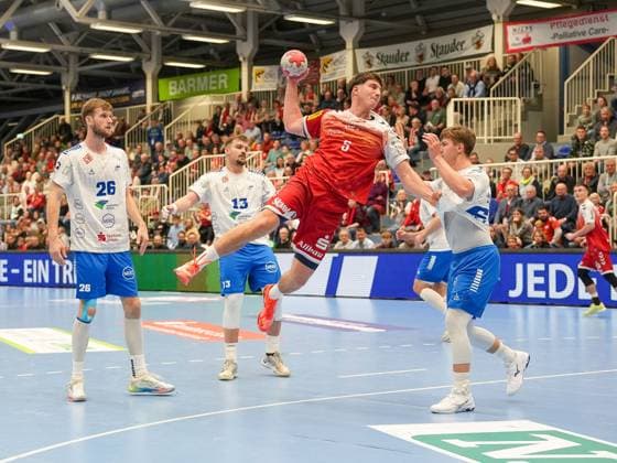 Valentin Willner (TuSEM Essen, 05) bei Sprungwurf auf das Tor TuSEM Essen vs. Dessau-Rosslauer HV 06, Handball, 2. Bundesliga, 9. Spieltag, Saison 2025 2026, 24.10.2025 TuSEM Essen vs. Dessau-Rosslauer HV 06, Handball, 2. Bundesliga, 9. Spieltag, Saison 2025 2026, 24.10.2025 Essen Copyright: xEibner-Pressefoto DamianxKruczynx EP_DKI